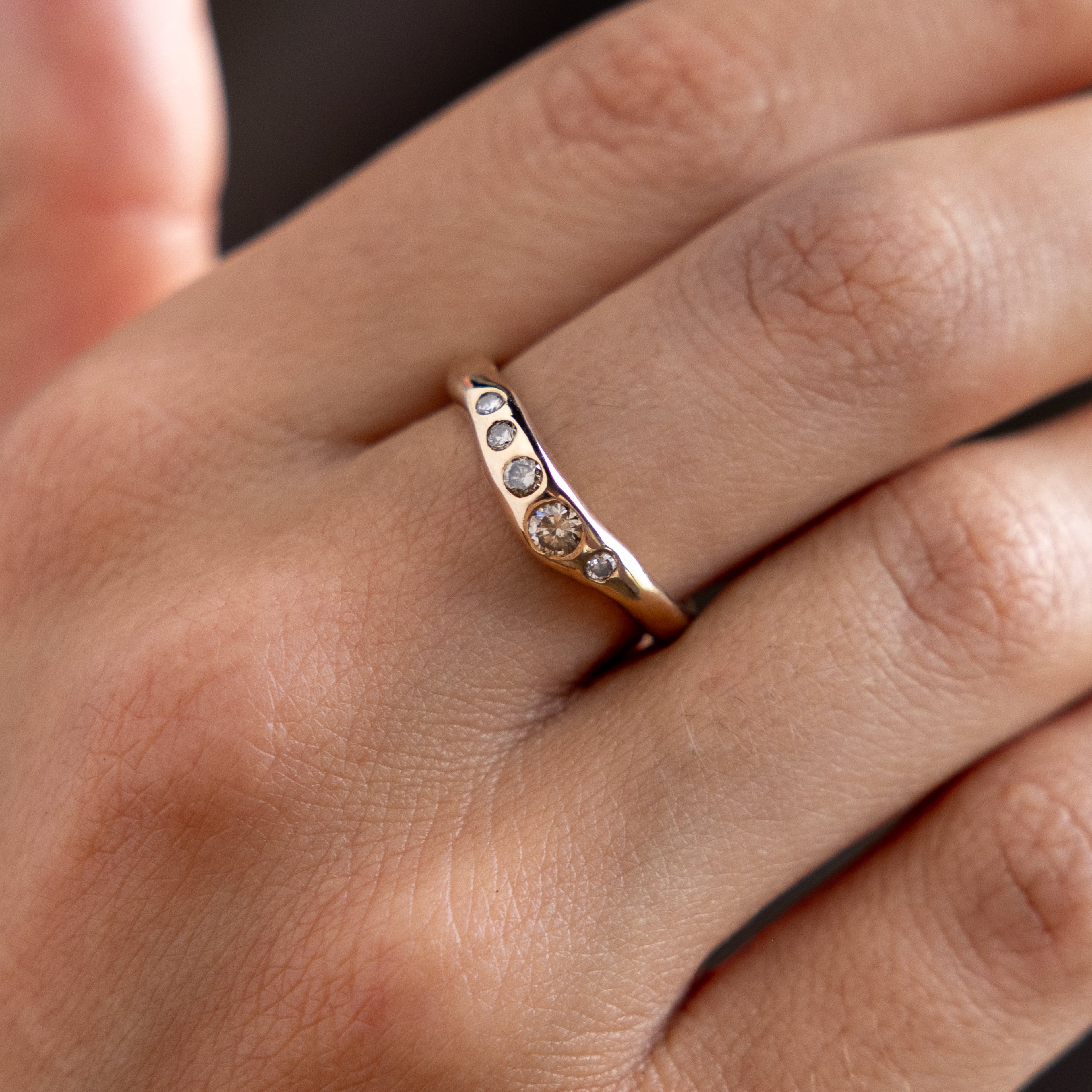 Eros Champagne Diamond Band | Gold