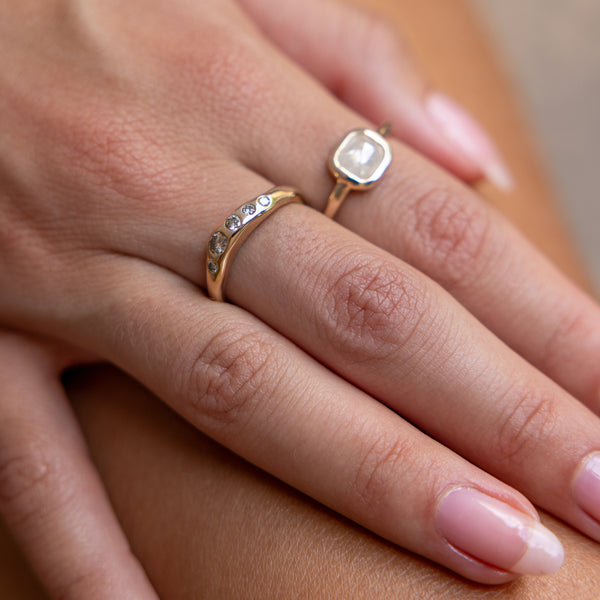 Eros Champagne Diamond Band | Gold
