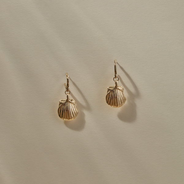 Elysian Shell Hoops | Gold
