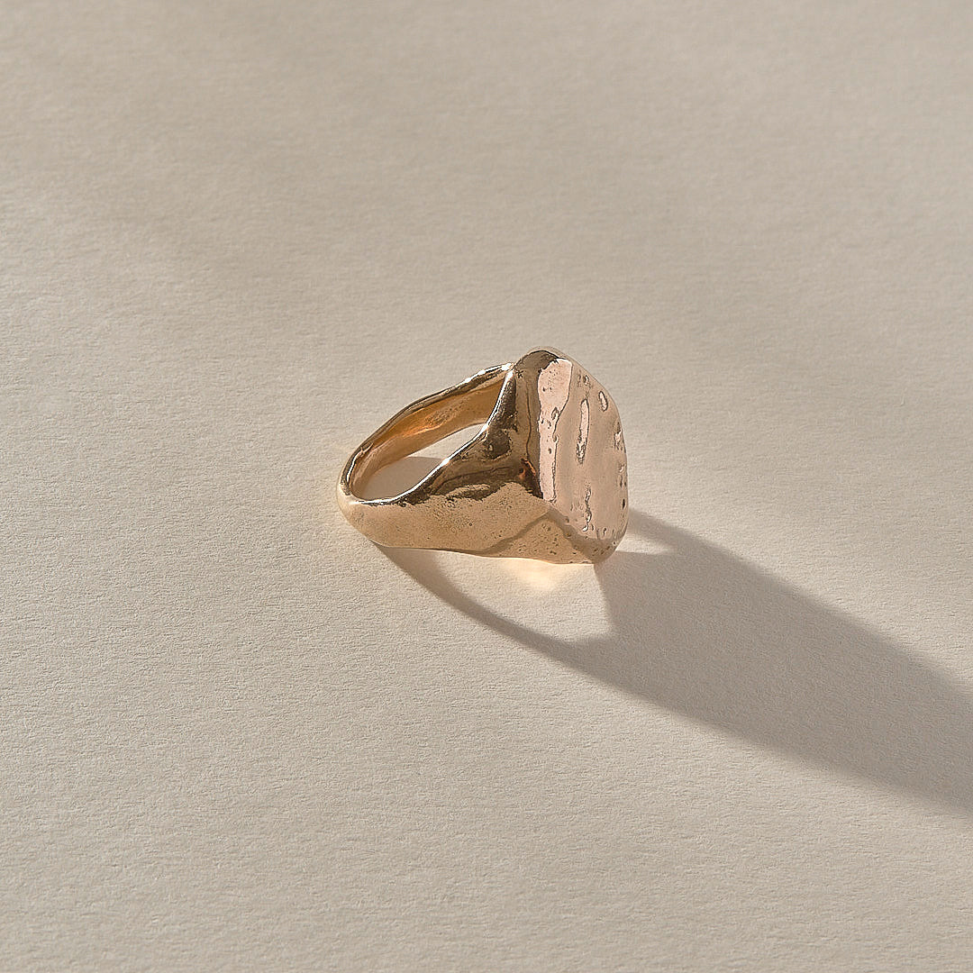 Heritage Signet Ring | Bronze